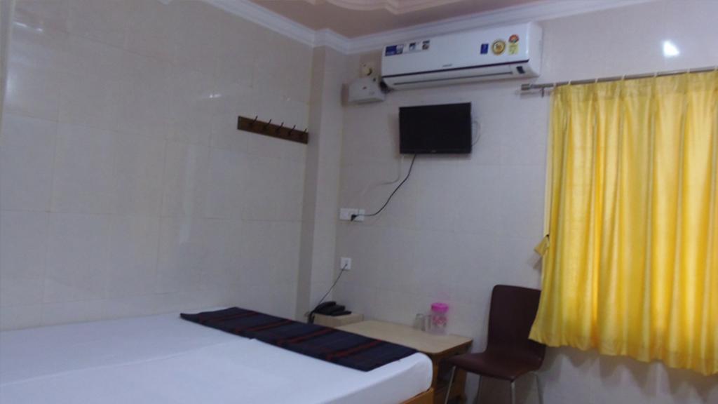 Villa Kvr Deluxe Residency Tirupati Zimmer foto