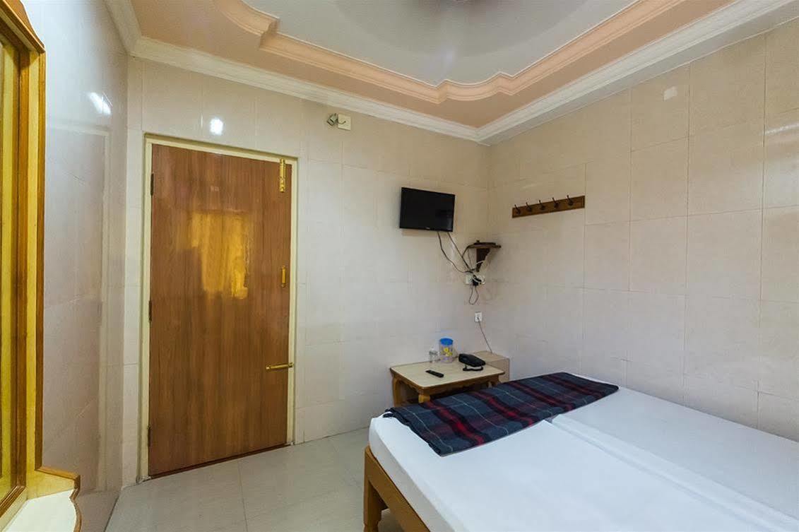 Villa Kvr Deluxe Residency Tirupati Exterior foto
